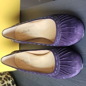 Adorable Grape Suede heels. Size 8.5 women's.